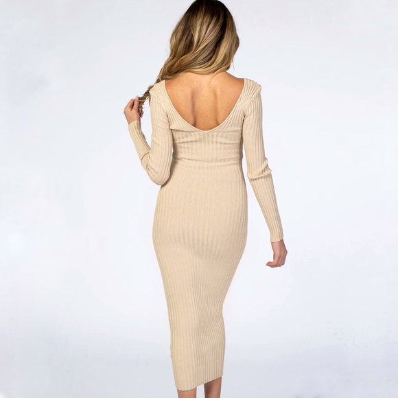 Taupe V-Neck Long Sleeve Fitted Maxi Dress - Picture 3 of 5